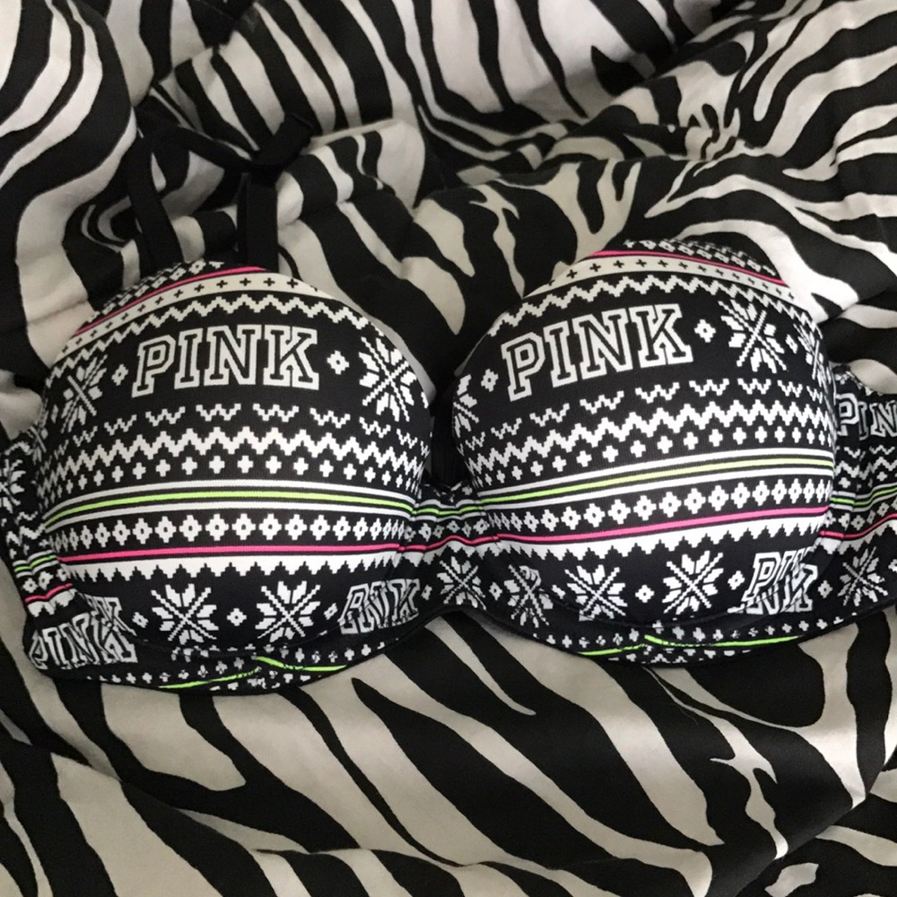 VS pink bra